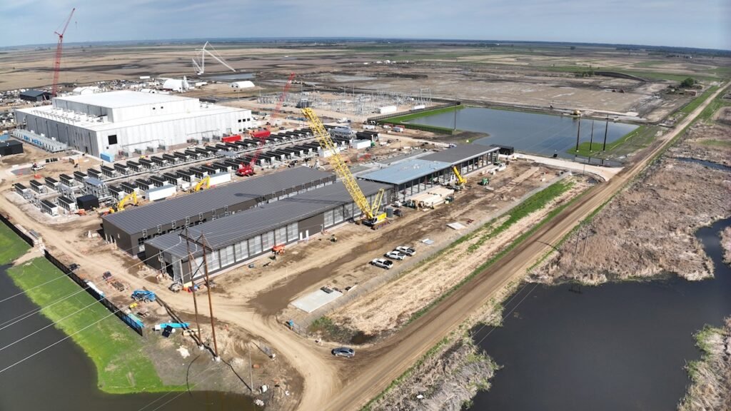 ABB and Applied Digital Team Up to Power Next-Gen AI Data Centers