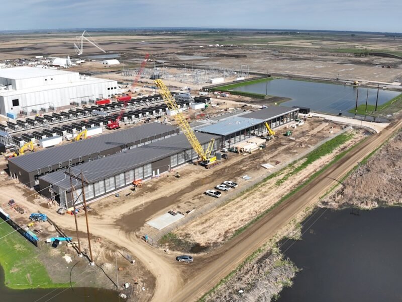 ABB and Applied Digital Team Up to Power Next-Gen AI Data Centers