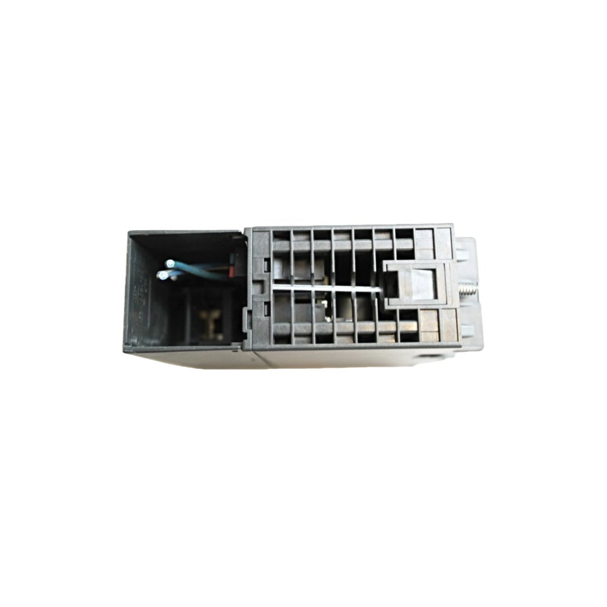 Siemens 6ES7153-4BA00-0XB0 ET 200M interface module. PROFIBUS DP, up to 8 I/O modules, 12 Mbps, 24V DC, 0.35 kg. Distributed I/O.