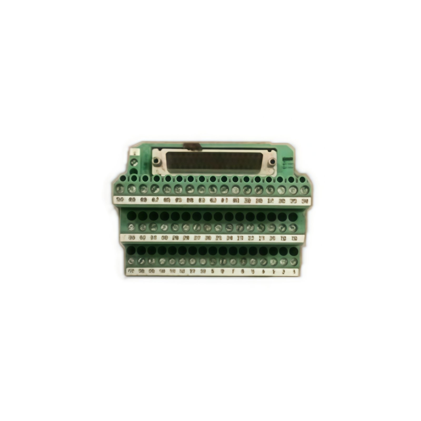 Schneider 690MCB00000 Quantum Breakout Module with 32 screw terminals, 50-pin ribbon interface, 2A rating, and DIN-rail mounting for Quantum I/O systems. 