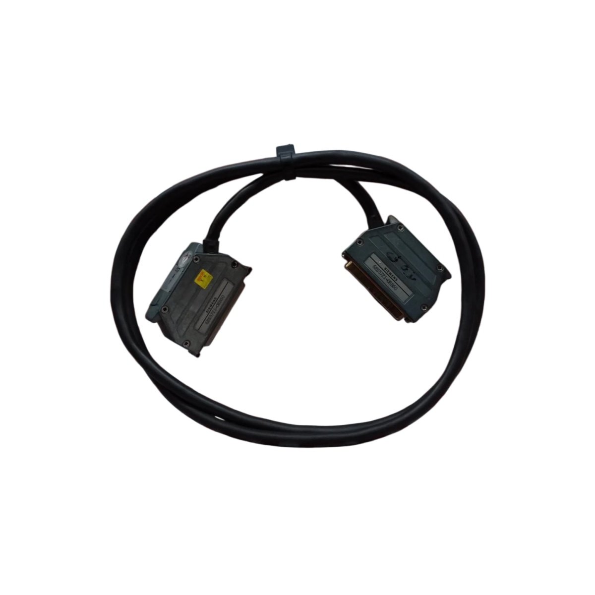 Discover the Siemens 6ES5721-0BB50 PLC cable with 5 m length, RS-232 protocol, and 9-pin to 15-pin connectors for SIMATIC S5 programming applications.
