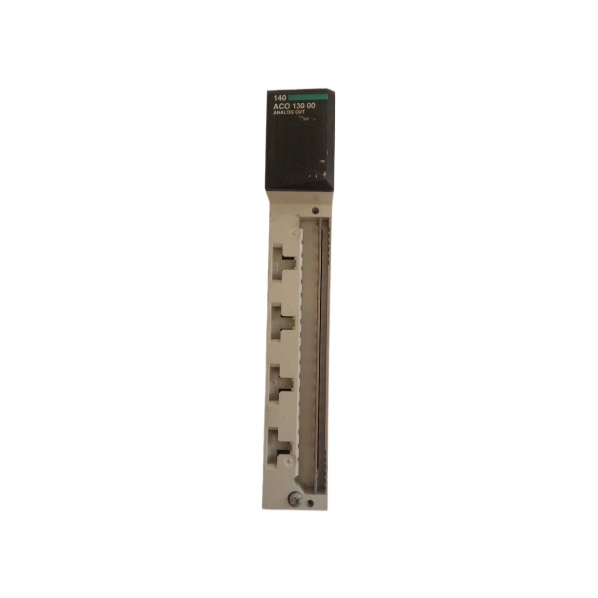 Schneider 140ACO13000C analog output module: 8 channels, 12-bit, 4–20 mA, 0–10 V, 250x40x180 mm, 0.85 kg, Quantum backplane. Full specs here.